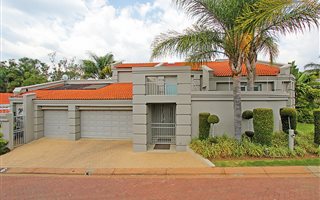 4 Bedroom Cluster in Woodmead Springs