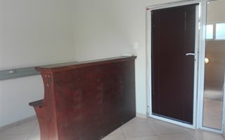 50 m² Office Space in Amanzimtoti