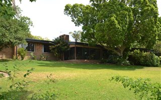 9.3 ha Farm in Wellington Central