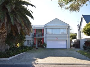 6 Bed House in Greenways Golf Estate