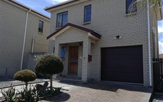 3 Bedroom Duplex in Protea Heights