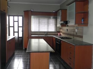 3 Bed House in Longcroft