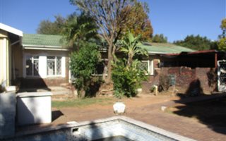 2 Bedroom House in Tulisa Park