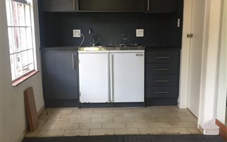 1 Bedroom Garden Cottage in Greenside