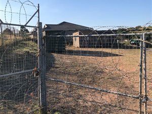 1600 m² Land available in Adams Mission