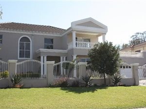 5 Bed House in Kyalami Estate