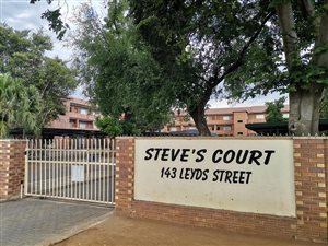1 Bed Apartment in Rustenburg Central