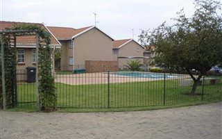 2 Bedroom Townhouse in Elarduspark