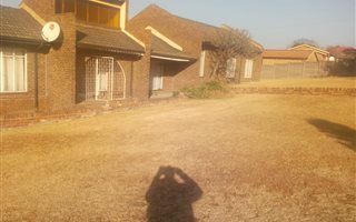 5 Bedroom House in Modelpark