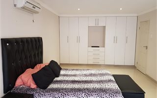 1 Bedroom Garden Cottage in Grove End