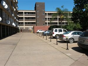 1.5 Bed Flat in Eloffsdal