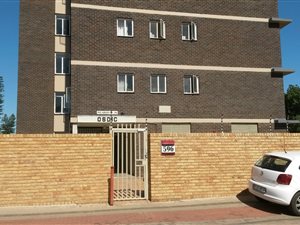 1.5 Bed Flat in Eloffsdal