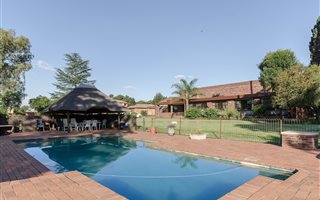 1.1 ha Farm in Benoni AH