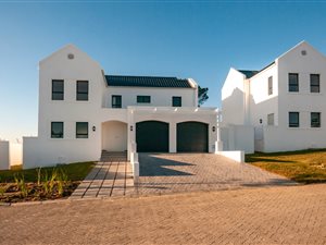 3 Bed House in Somerset West Central