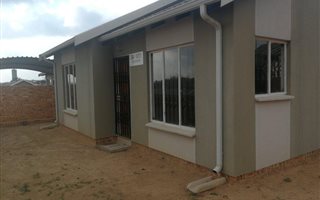 2 Bedroom House in Roodepoort Central