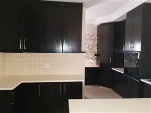 3 Bed Townhouse in Dan Pienaar