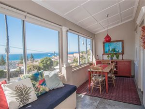 2 Bed Apartment in Kalk Bay