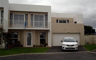 3 Bedroom Townhouse in Harbour Island