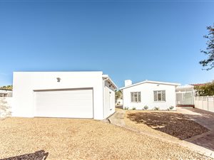 3 Bed House in Sanddrift