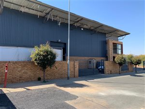 678 m² Industrial space in Laser Park