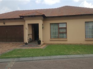 2 Bed Townhouse in Vanderbijlpark SE8