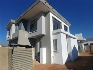 3 Bed House in Midstream Meadows