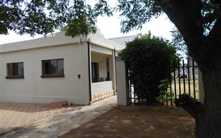 300 m² Office Space in Northmead