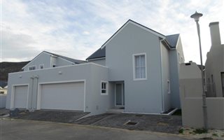 3 Bedroom House in Sandbaai