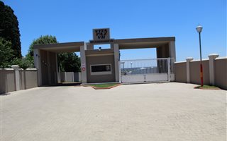 379 m² Land available in Sonneveld