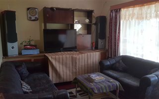 3 Bedroom Duplex in Haddon