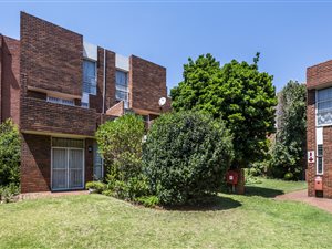 4 Bed Duplex in Malvern East