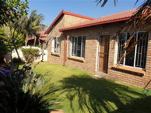 3 Bed Townhouse in Weltevreden Park