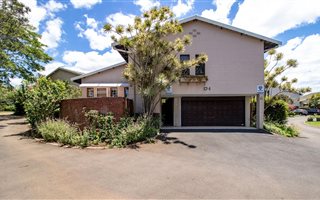 3 Bedroom Duplex in Hillcrest Central