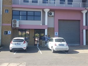 832 m² Industrial space in Red Hill