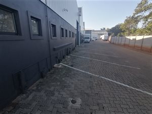 425 m² Commercial space in Glen Anil