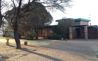 2.2 ha Farm in Pendale
