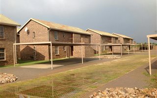 2 Bedroom Cluster in Bronkhorstspruit