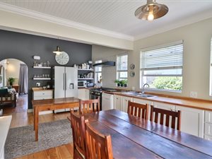 3 Bed House in Kensington