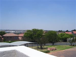 3 Bed Apartment in Elandspark