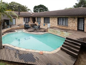 4 Bed House in Beverley Grove