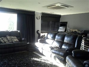 2 Bed Apartment in Vaalpark