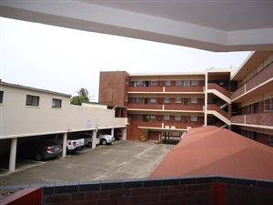 1 Bed Apartment in Amanzimtoti