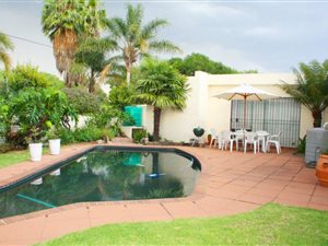 3 Bed House in Kensington B