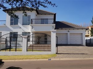 4 Bed House in Mooikloof Gardens