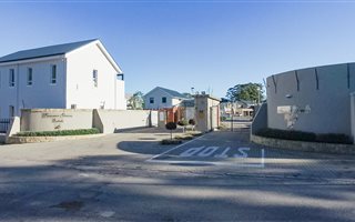 3 Bedroom House in Audas Estate
