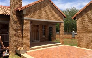 3 Bedroom Townhouse in Equestria