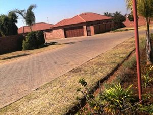 3 Bed Townhouse in Willow Park Manor