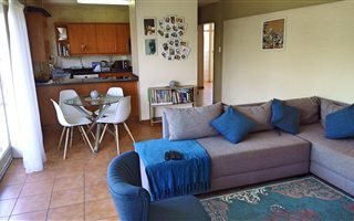 2 Bedroom Simplex in Queenswood