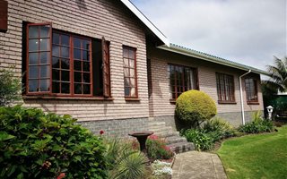 5 Bedroom House in Eden