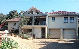 5 Bedroom House in Constantia Park